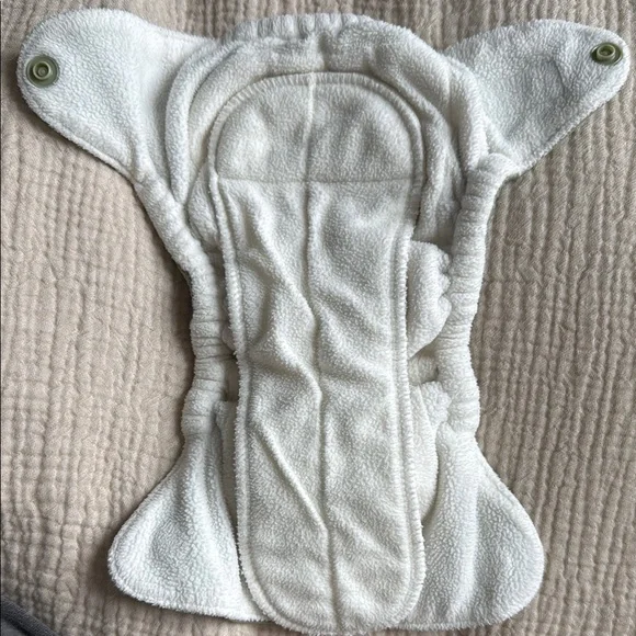 Grovia AIO Newborn Cloth Diapers (6) - Picture 10 of 14